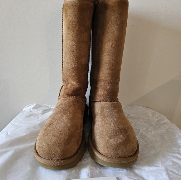 UGG Classic Tall Boot - Picture 4 of 6